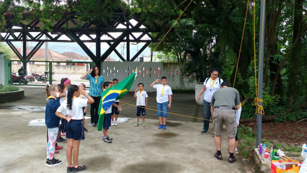 Agora é lei: Programa de Estímulo ao Escotismo nas Escolas Estaduais de SP