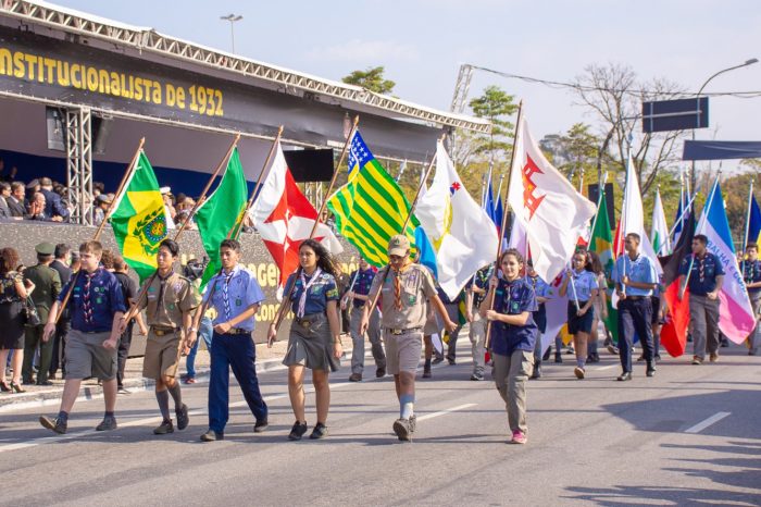 1.400 escoteiros participam do Desfile de 9 de julho no Ibirapuera