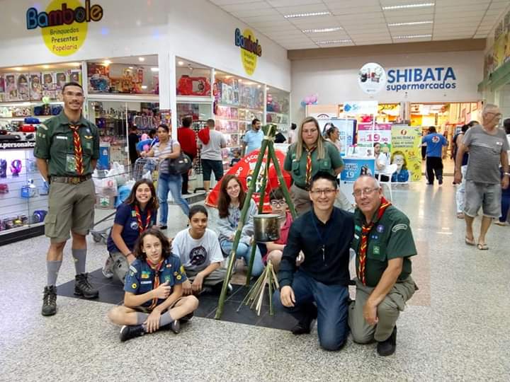 GE Caçapava realiza acampamento em mercado da cidade
