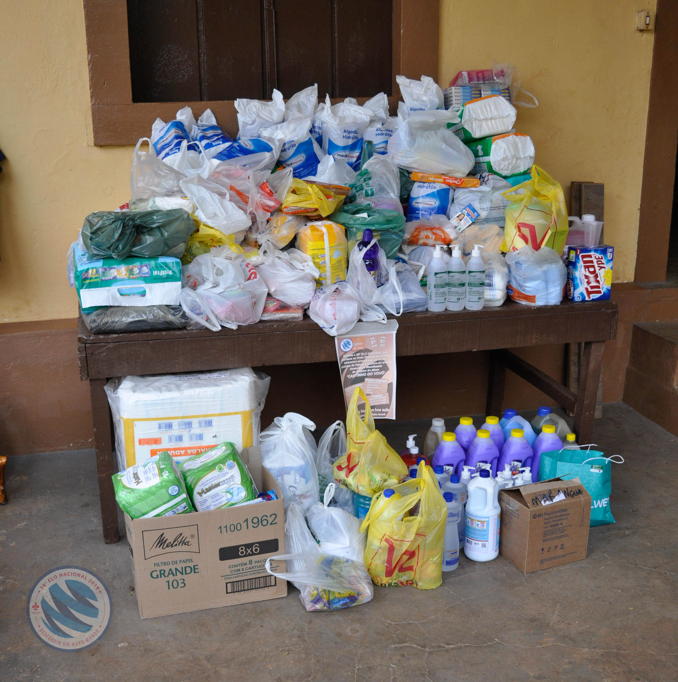 Distrito Escoteiro faz doação para entidade assistencial