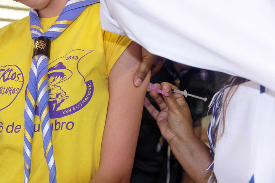 Grupo Escoteiro faz mutirão de vacinação contra o Sarampo