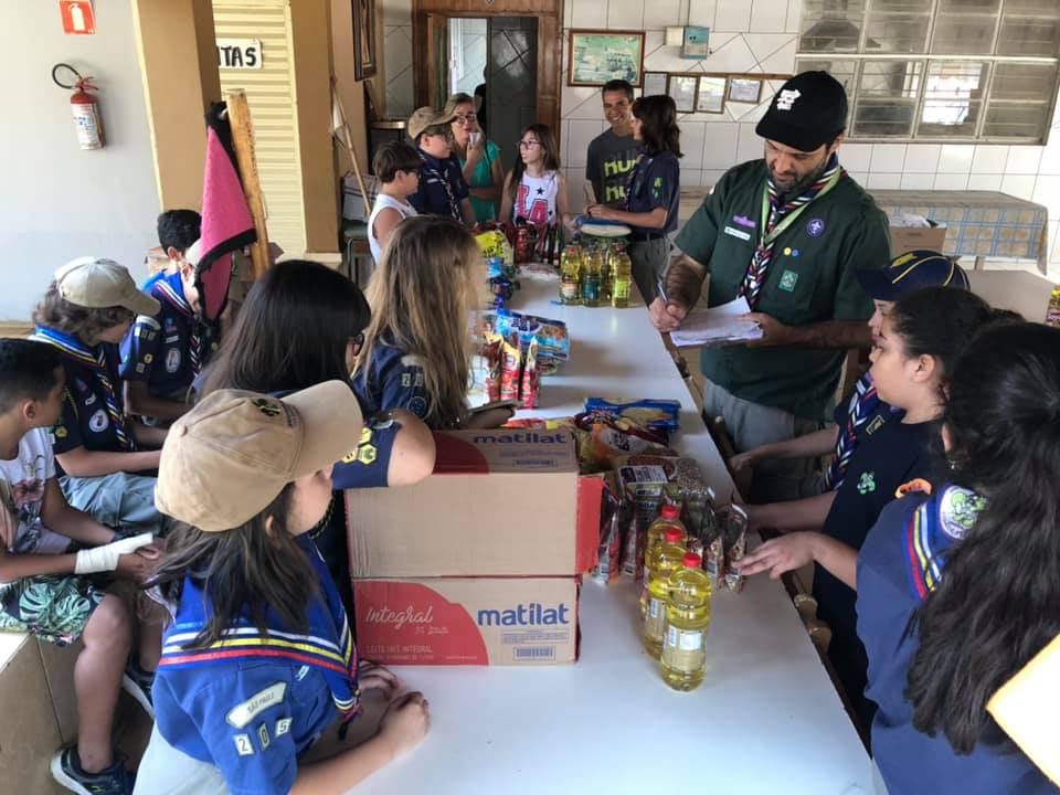 Projeto de Mutirão de Ação Comunitária arrecada alimentos para comunidade terapêutica Lar Bom Samaritano