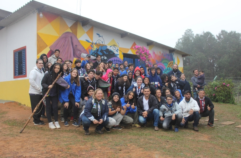 Projeto “Cor e Afeto” de escoteiros leva arte as paredes de São Paulo
