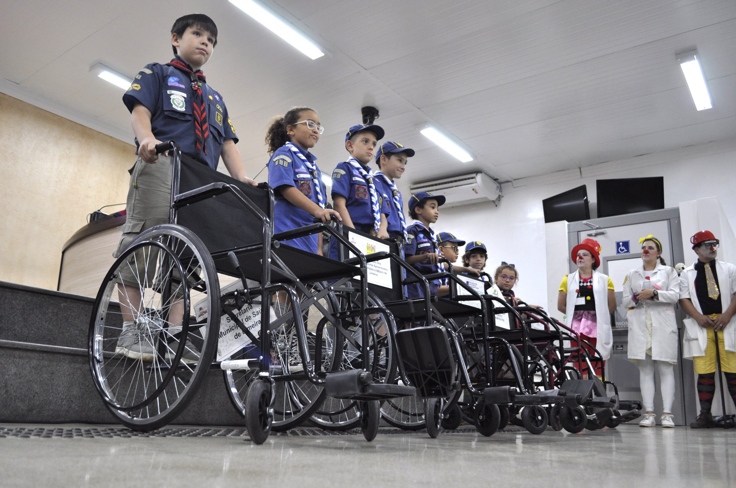 Grupos escoteiros em Limeira se juntam para arrecadar cadeiras de rodas para entidades assistenciais