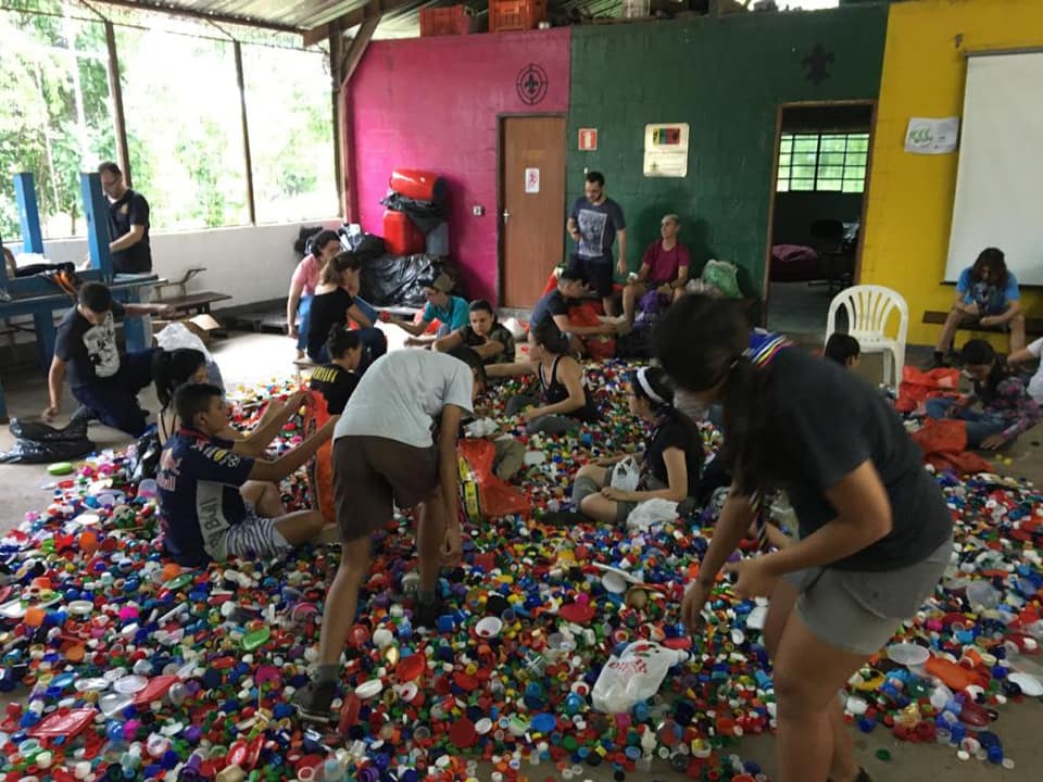 Escoteiros fazem parceria com Senac Catanduva e arrecadam 500 kg de tampinhas