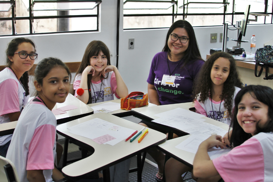 Oportunidade na USP: garotas de 10 a 18 anos podem criar aplicativos e participar de desafio internacional