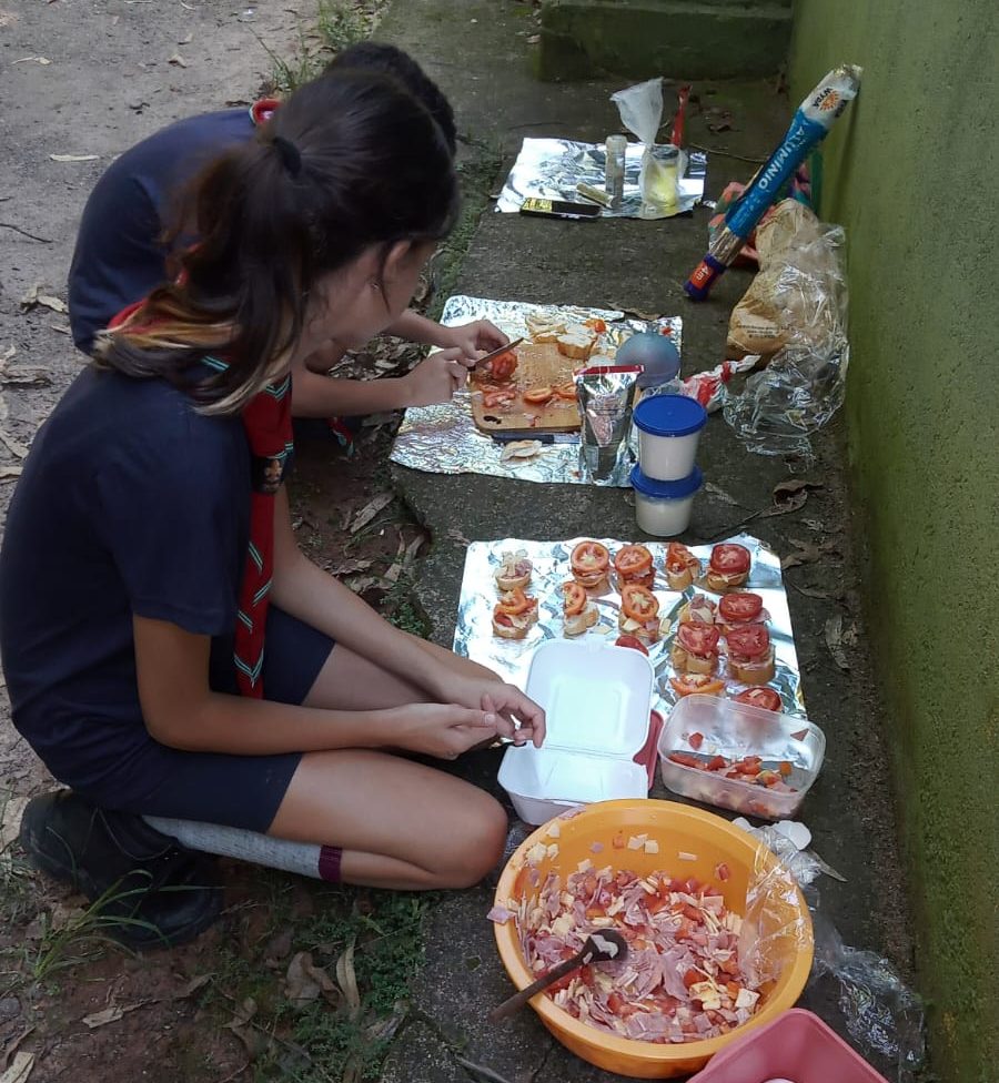 Grupo Escoteiro Paraibuna realiza Atividade de Cozinha Mateira