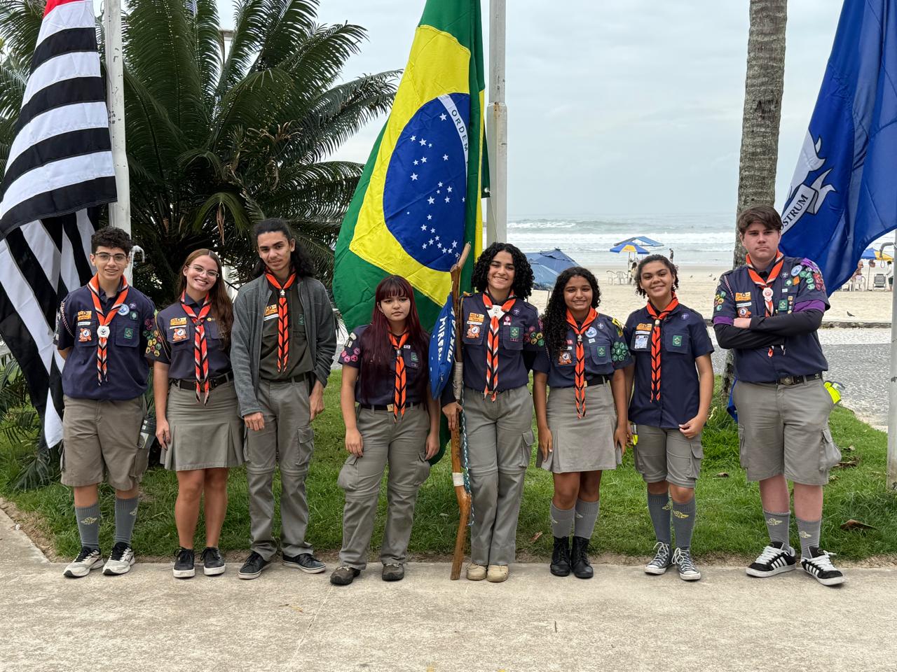 Escoteiros participam do encerramento da campanha Maio Amarelo em Guarujá