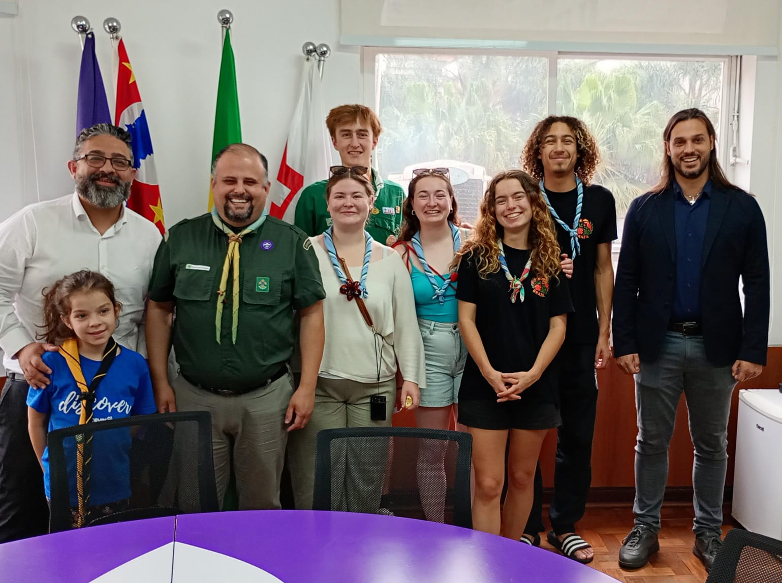 Representantes políticos visitam a Casa do Escoteiro em São Paulo