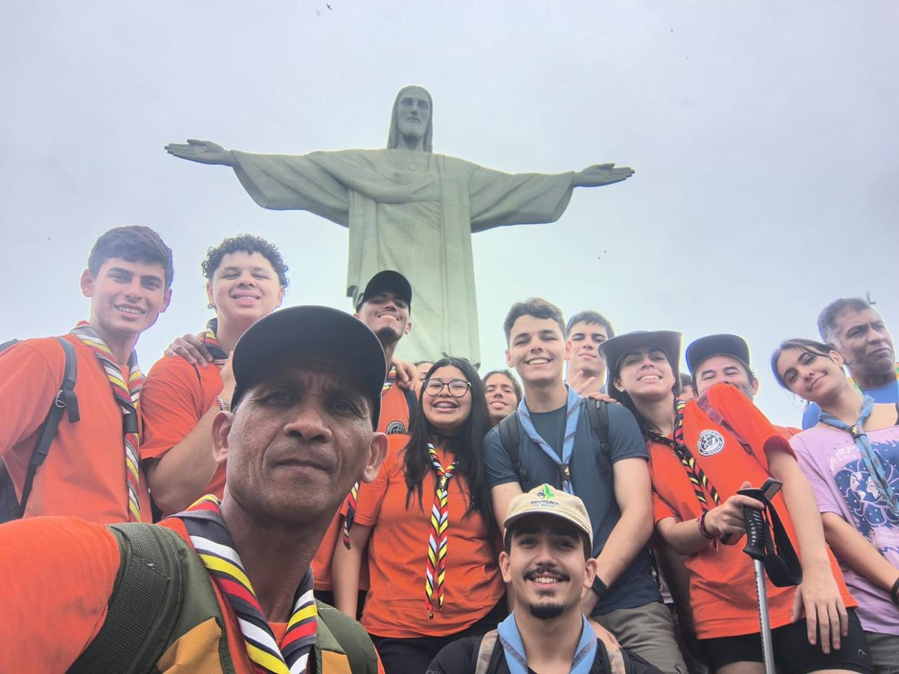 Clã Pioneiro Jambock realiza atividade interestadual em trilha ao Cristo Redentor