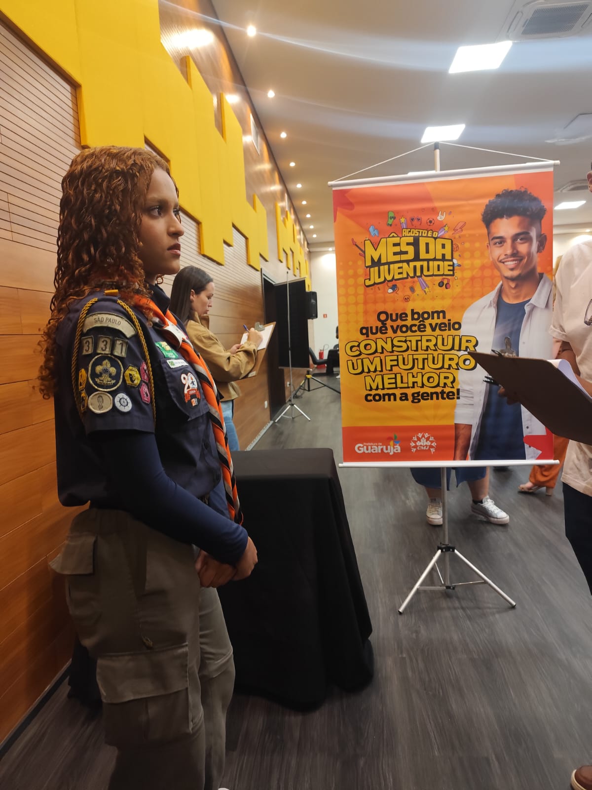 Jovens do Grupo Escoteiro Lobo Guará levam voz da juventude ao diálogo com o poder público